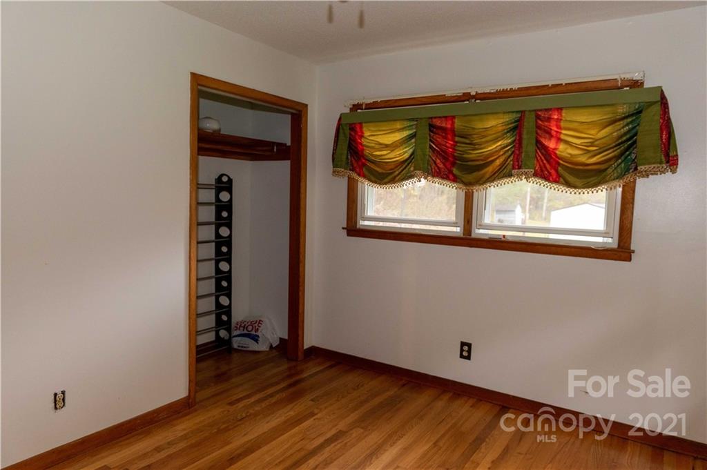 520 Chestnut Mountain Road Spruce Pine, NC 28777 - Photo 15 of 30 Gallery Image 15