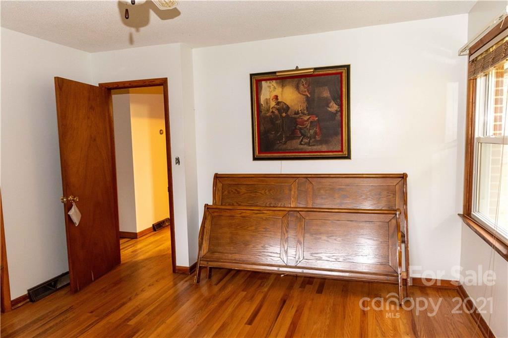 520 Chestnut Mountain Road Spruce Pine, NC 28777 - Photo 17 of 30 Gallery Image 17