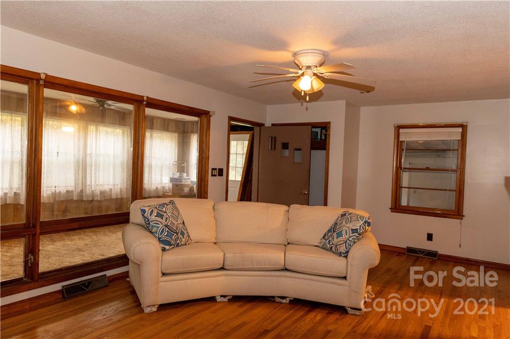 520 Chestnut Mountain Road Spruce Pine, NC 28777 - Photo 18 of 30 Gallery Image 18