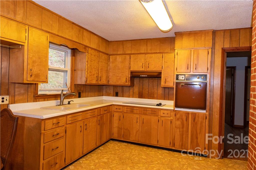 520 Chestnut Mountain Road Spruce Pine, NC 28777 - Photo 8 of 30 Gallery Image 8