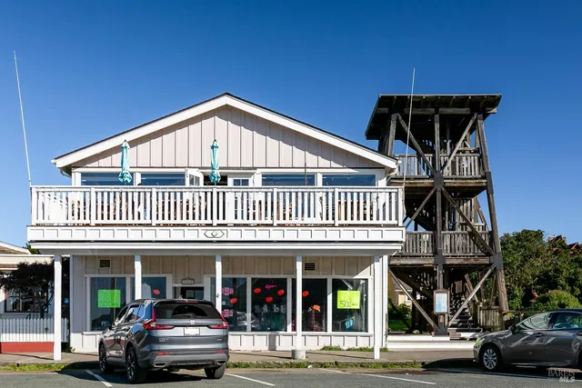 a car parked in front of a building