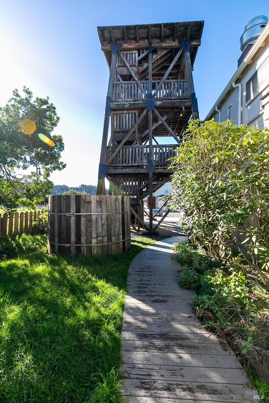 45040 Main Street Mendocino, CA 95460 - Photo 10 of 28 a view of a back yard of the house