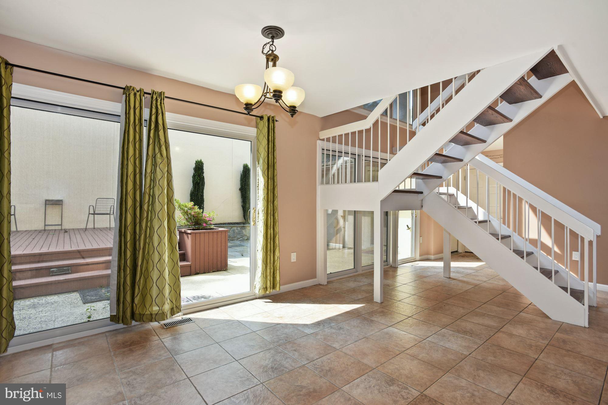 11684 Mediterranean Court Reston, VA 20190 - Photo 14 of 36 Dining Room