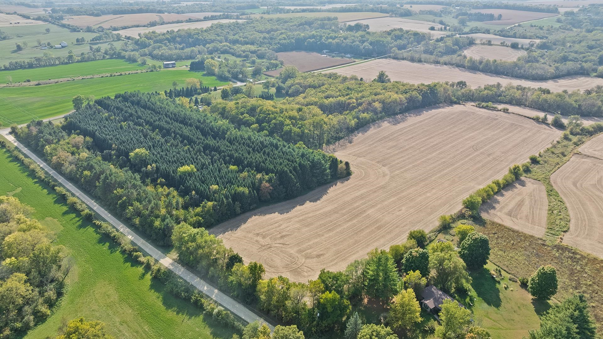 5810 West Lightsville Road Leaf River, IL 61047 - Photo 66 of 68 a view of a garden with a terrace
