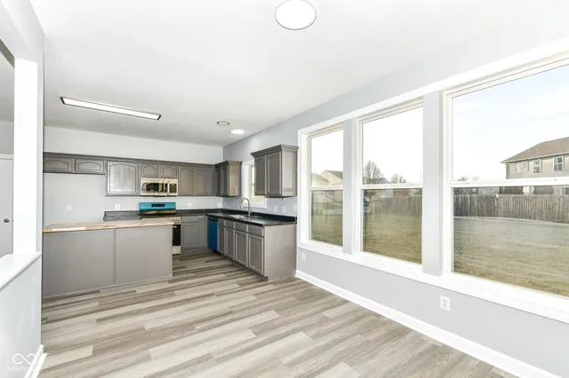 $374,900 | 11050 Long Lake Lane, Fishers, IN 46037