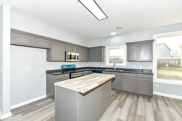 $374,900 | 11050 Long Lake Lane, Fishers, IN 46037