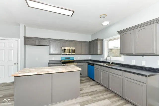 $374,900 | 11050 Long Lake Lane, Fishers, IN 46037