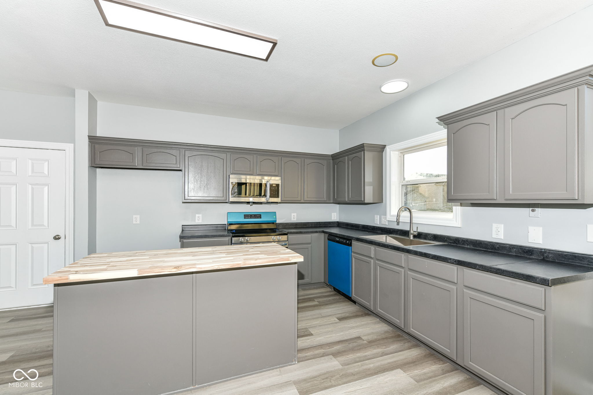 11050 Long Lake Lane Fishers, IN 46037 - Photo 10 of 35