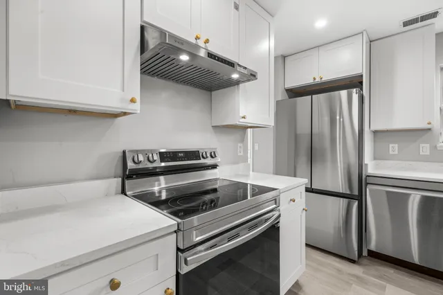 $754,900 | 13512 Apple Barrel Court, Herndon, VA 20171