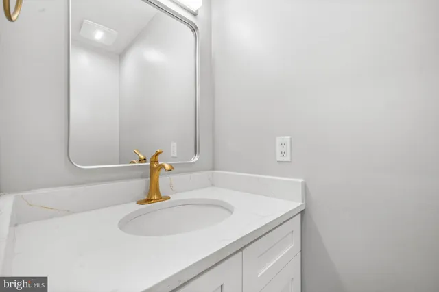 $754,900 | 13512 Apple Barrel Court, Herndon, VA 20171