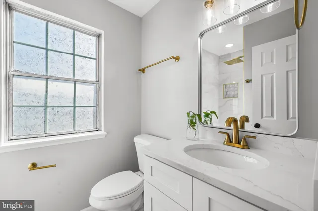 $754,900 | 13512 Apple Barrel Court, Herndon, VA 20171