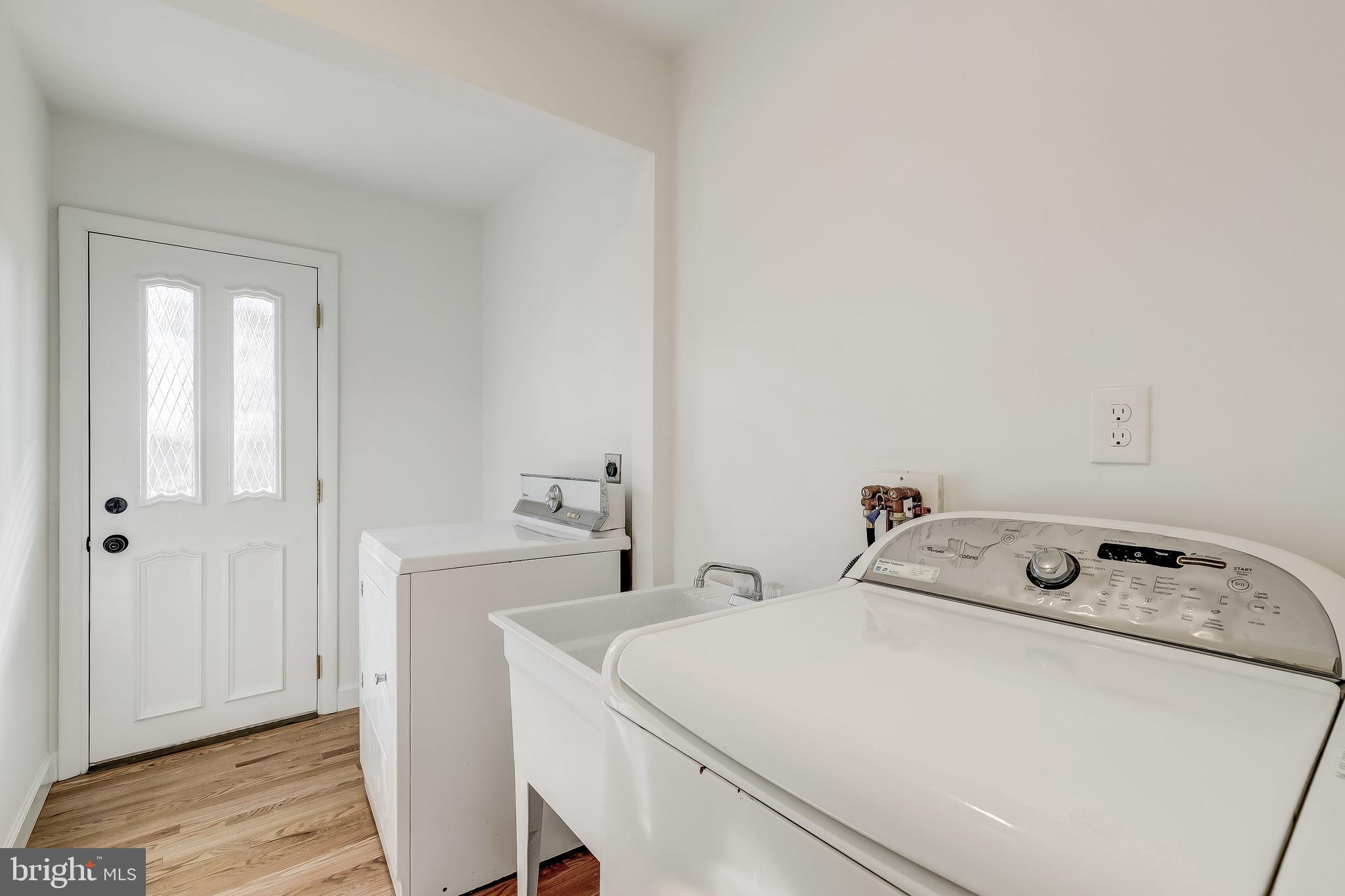 3827 Blenheim Road Phoenix, MD 21131 - Photo 26 of 125 Laundry Room