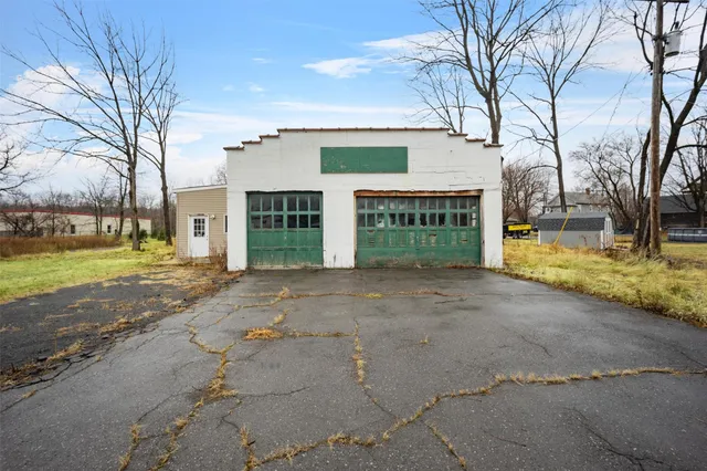 a front view of house with yard