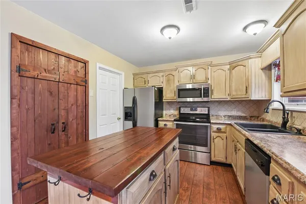 $225,000 | 1539 Bittersweet Court, Unit 1, St. Charles, MO 63303