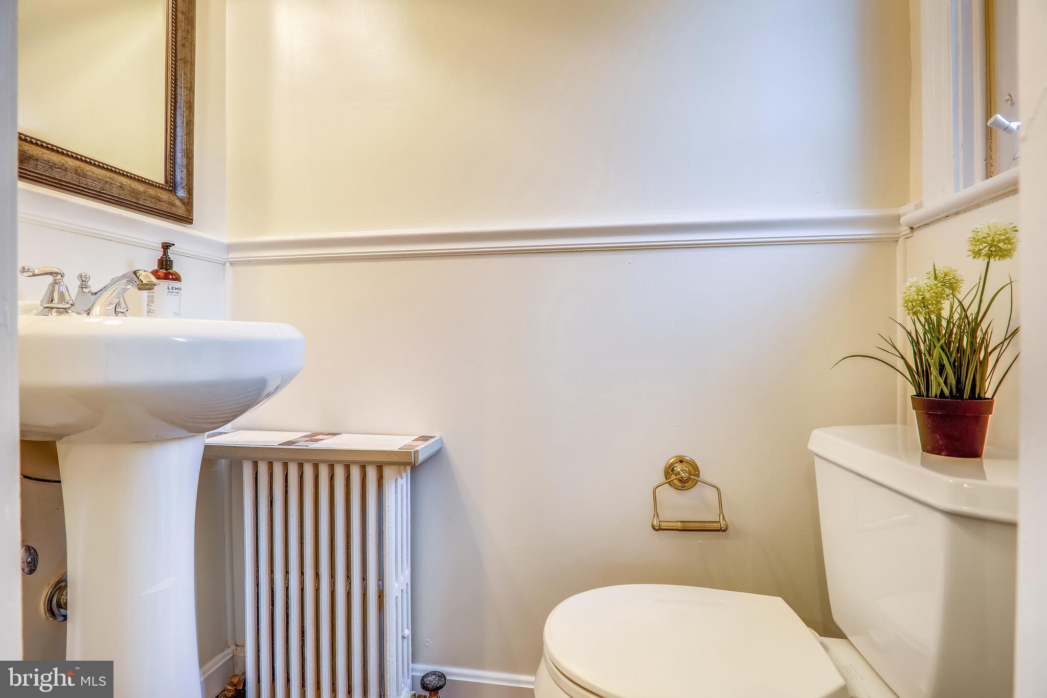 4512 Reno Road Northwest Washington, DC 20008 - Photo 19 of 53 Main level half bath