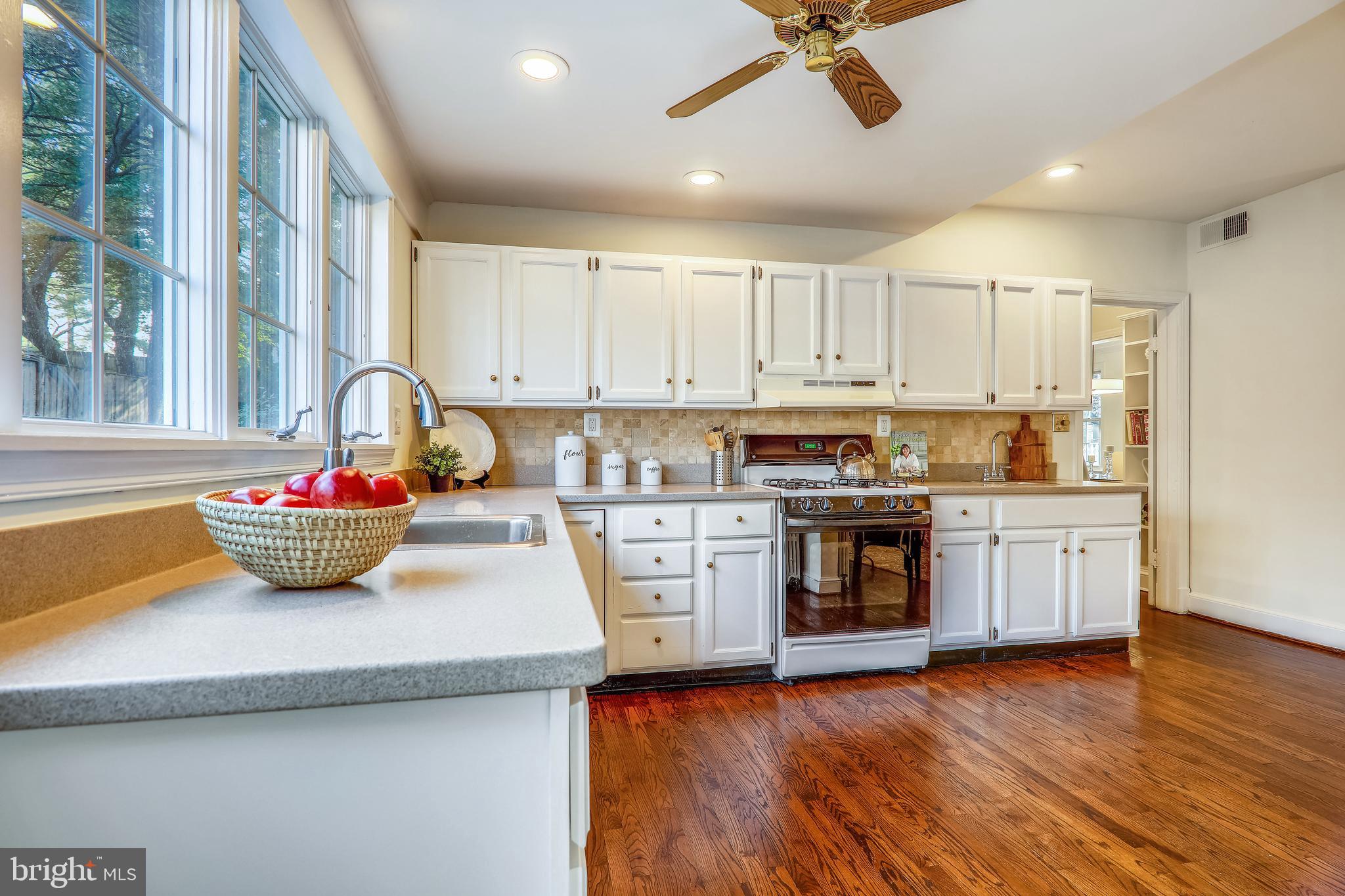 4512 Reno Road Northwest Washington, DC 20008 - Photo 21 of 53 Kitchen