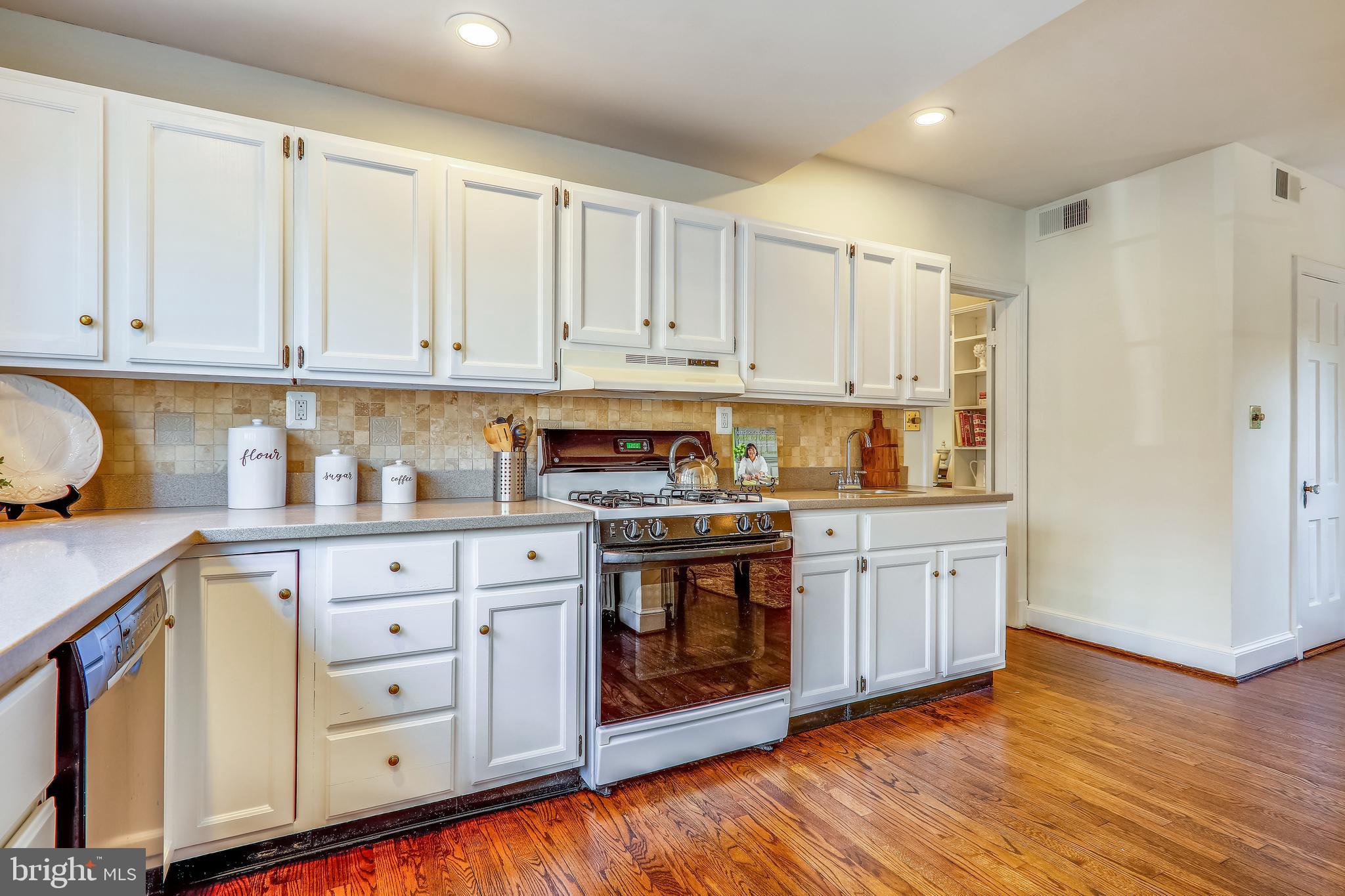 4512 Reno Road Northwest Washington, DC 20008 - Photo 24 of 53 Kitchen