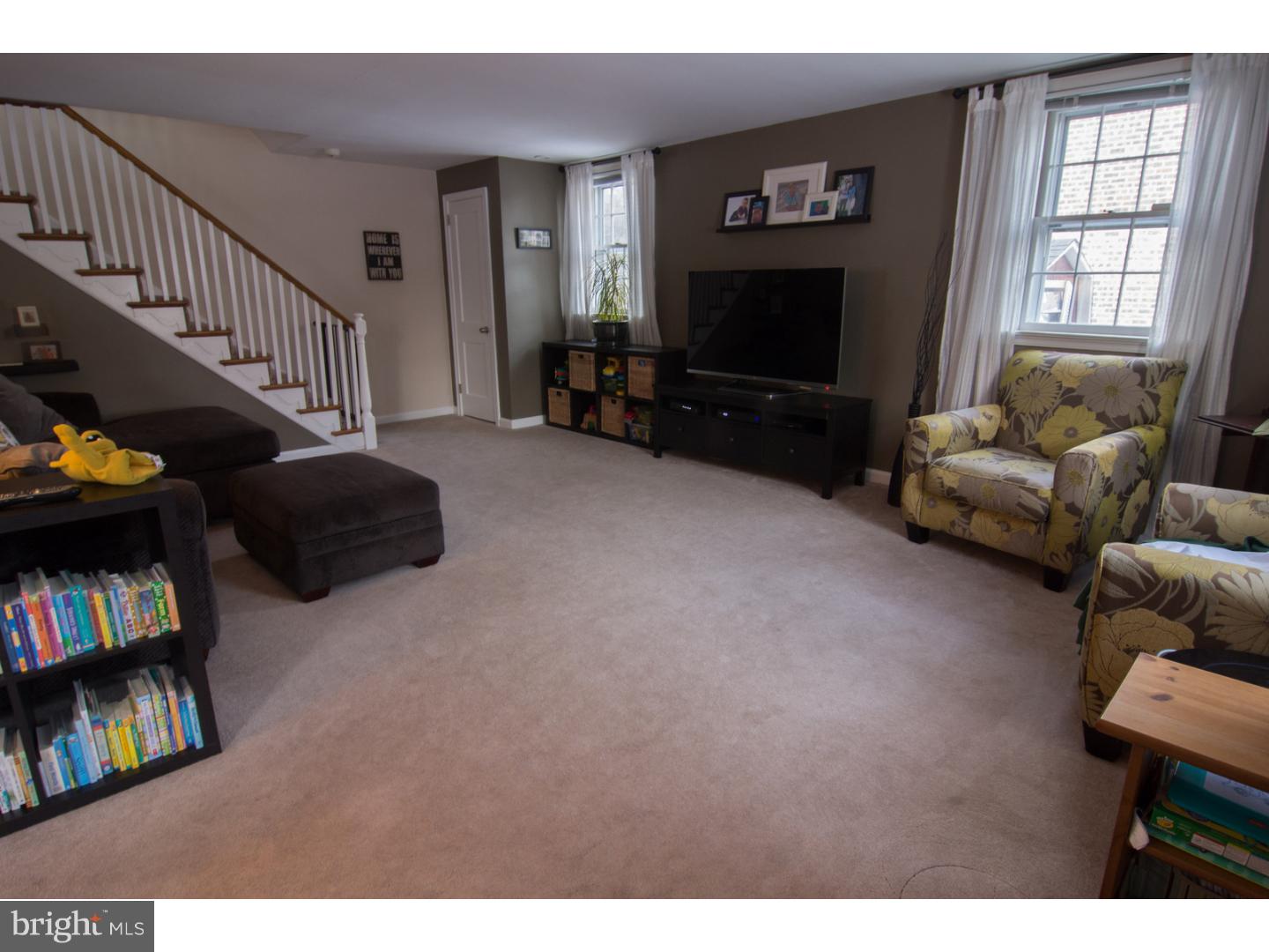 206 Paddock Road Havertown, PA 19083 - Photo 2 of 25 Living Room