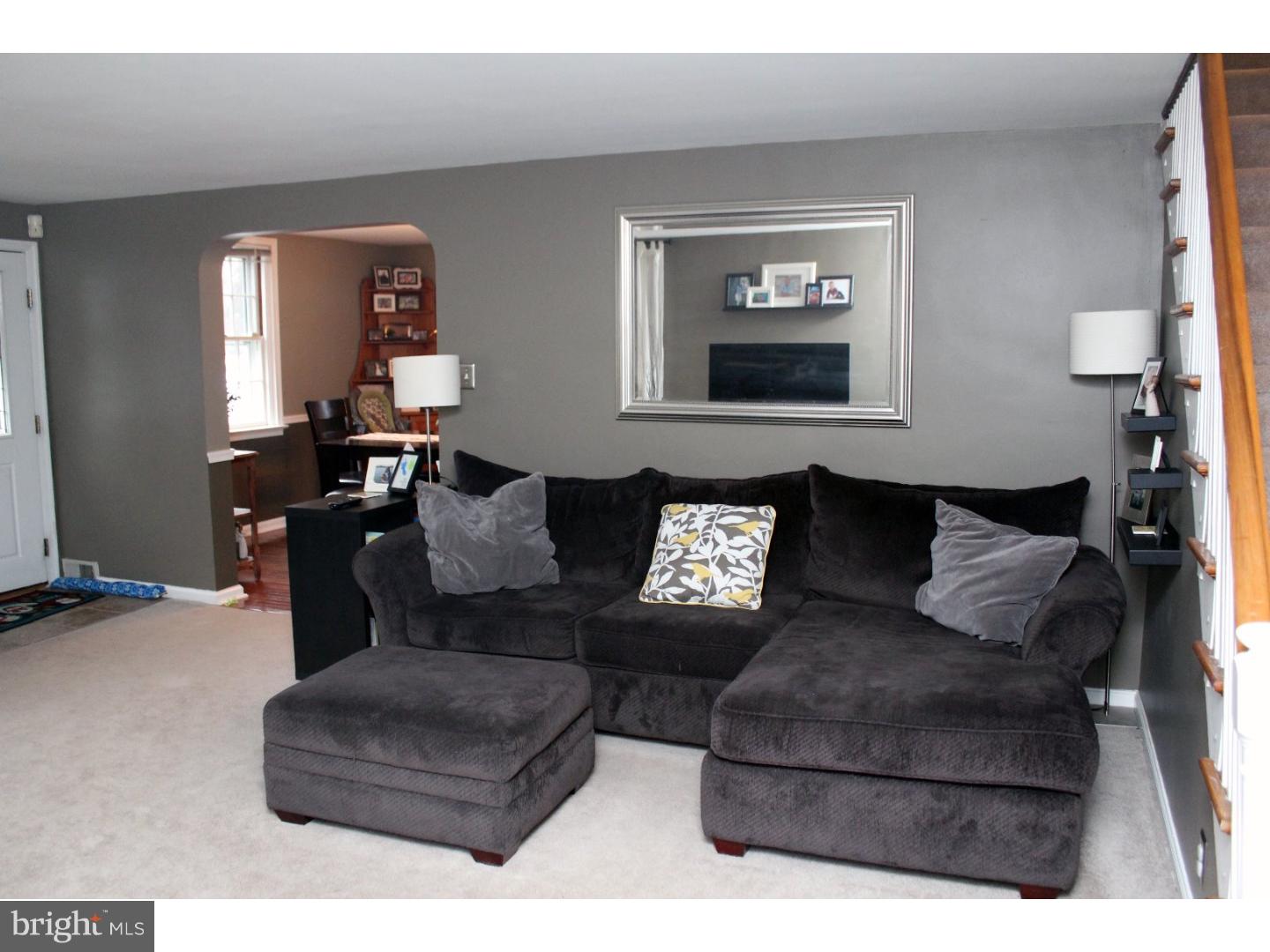 206 Paddock Road Havertown, PA 19083 - Photo 3 of 25 Living Room