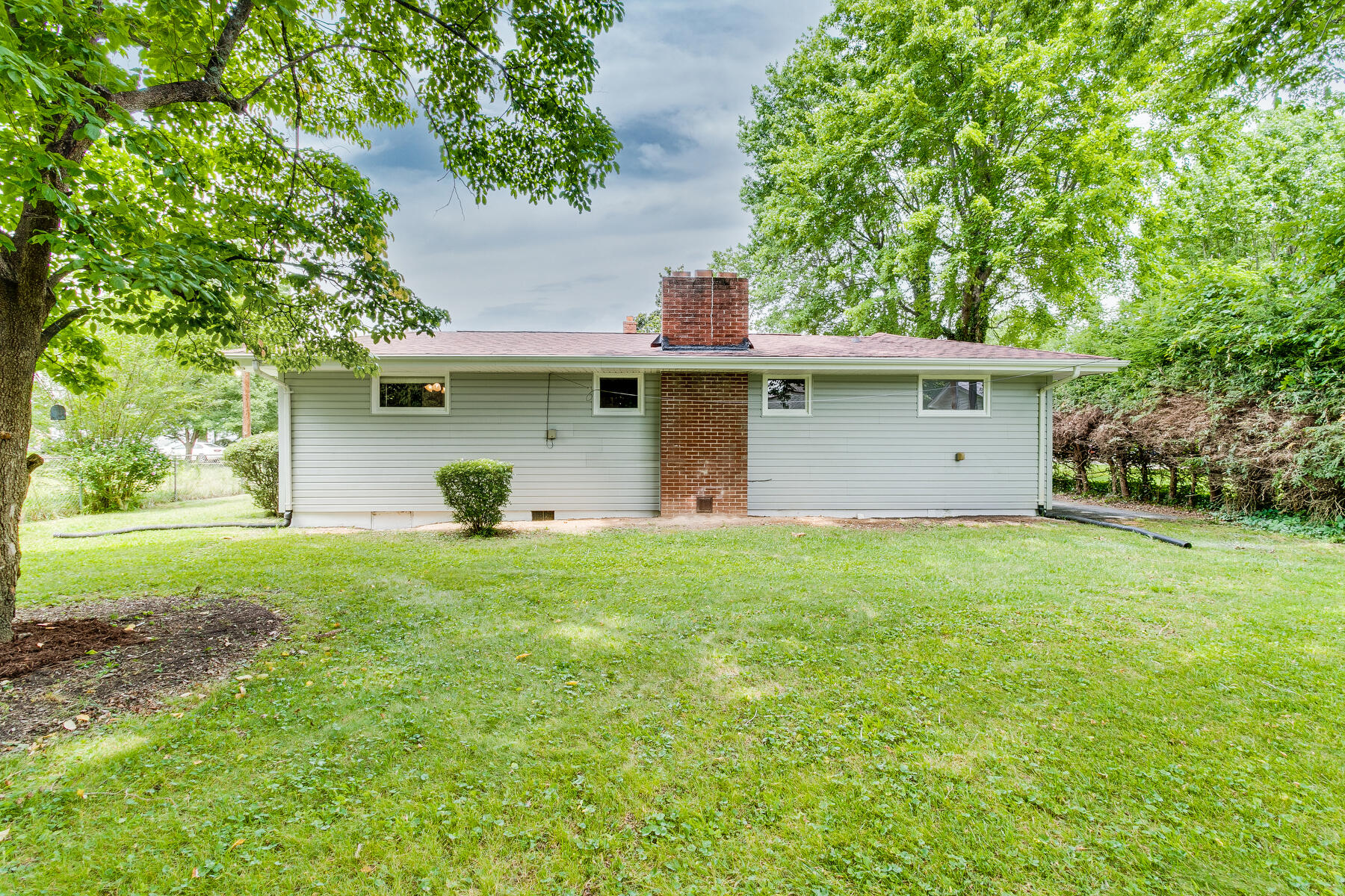 809 Oakdale Road Kingsport, TN 37664 - Photo 32 of 37 64