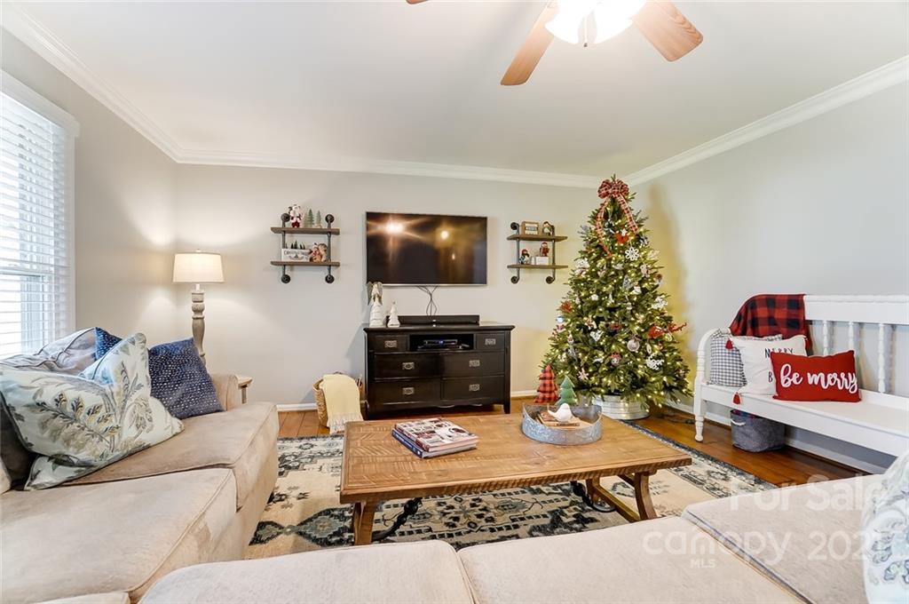 2714 Sunset Road Charlotte, NC 28216 - Photo 13 of 41 Gallery Image 13