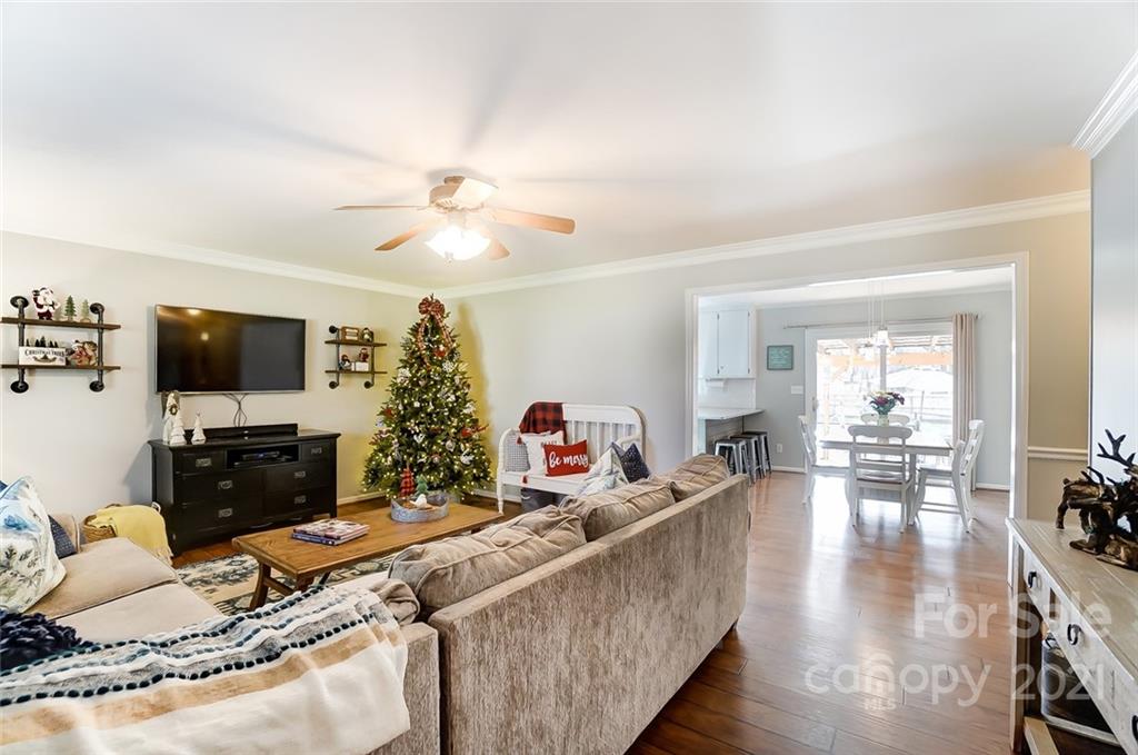 2714 Sunset Road Charlotte, NC 28216 - Photo 15 of 41 Gallery Image 15
