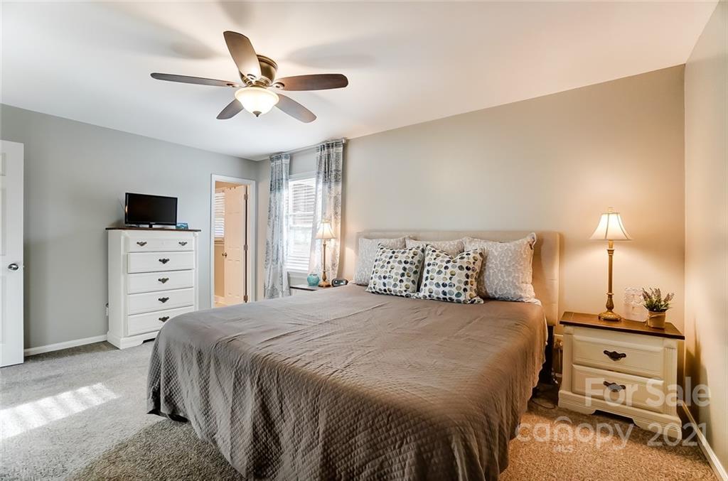 2714 Sunset Road Charlotte, NC 28216 - Photo 17 of 41 Gallery Image 17