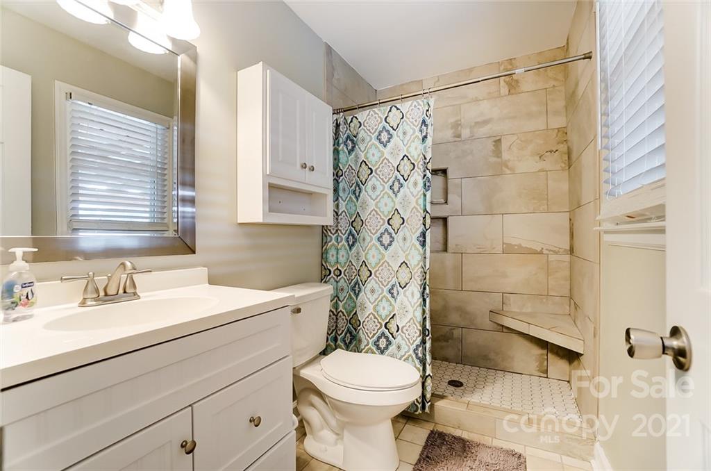 2714 Sunset Road Charlotte, NC 28216 - Photo 18 of 41 Gallery Image 18