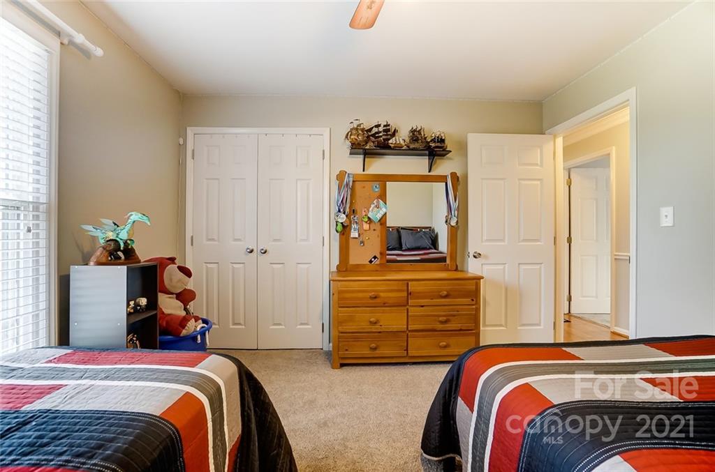 2714 Sunset Road Charlotte, NC 28216 - Photo 20 of 41 Gallery Image 20