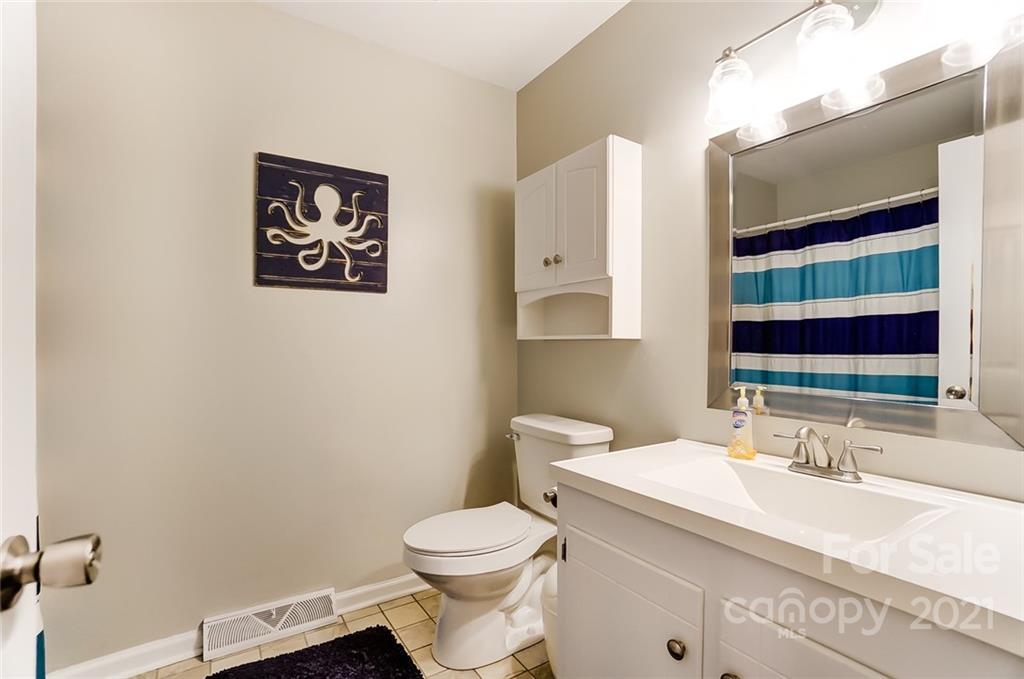 2714 Sunset Road Charlotte, NC 28216 - Photo 22 of 41 Gallery Image 22