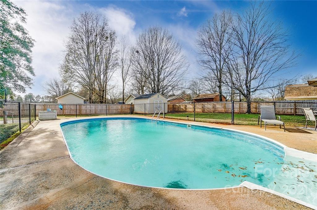 2714 Sunset Road Charlotte, NC 28216 - Photo 33 of 41 Gallery Image 33