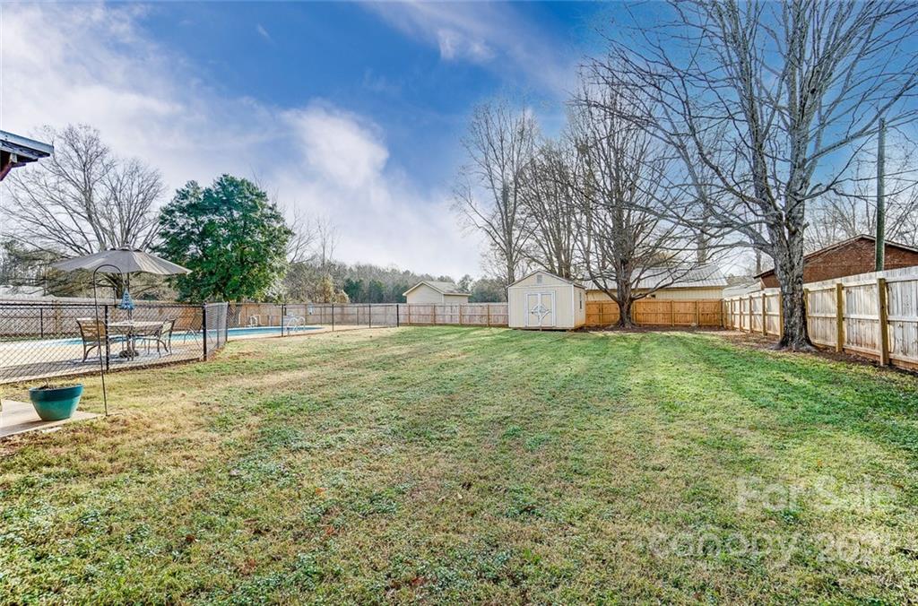 2714 Sunset Road Charlotte, NC 28216 - Photo 36 of 41 Gallery Image 36