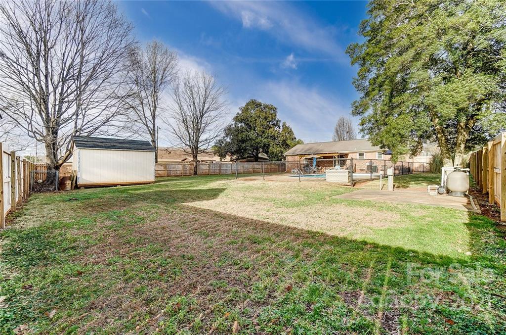 2714 Sunset Road Charlotte, NC 28216 - Photo 39 of 41 Gallery Image 39