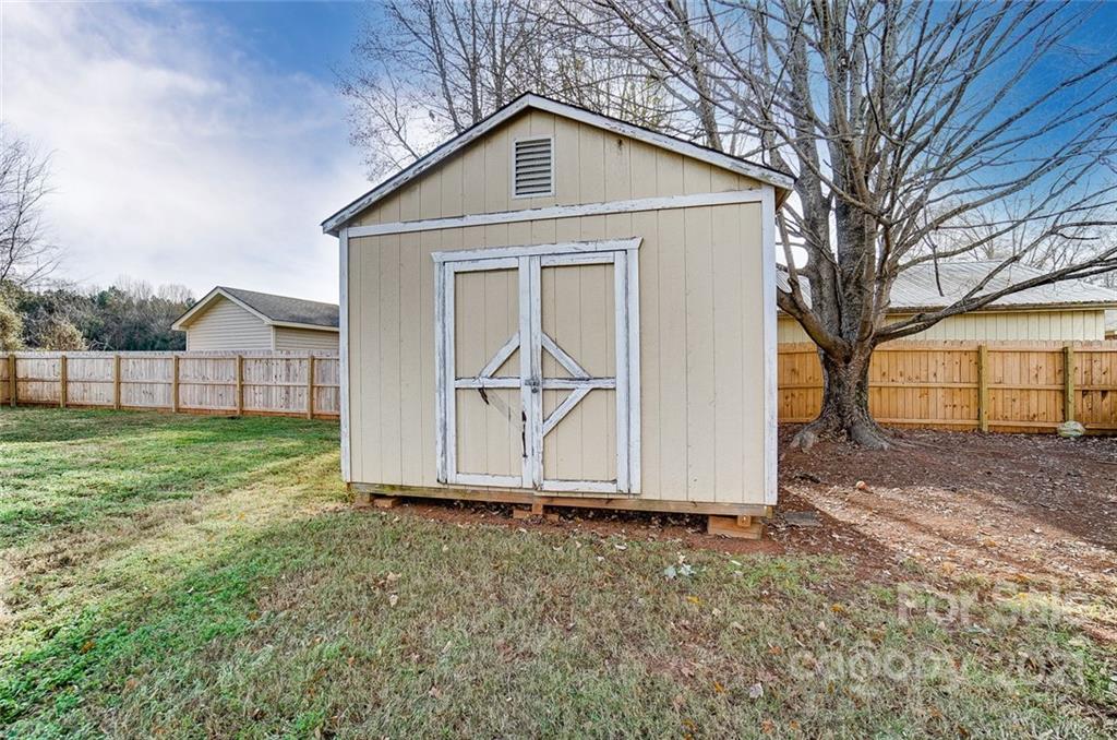 2714 Sunset Road Charlotte, NC 28216 - Photo 41 of 41 Gallery Image 41