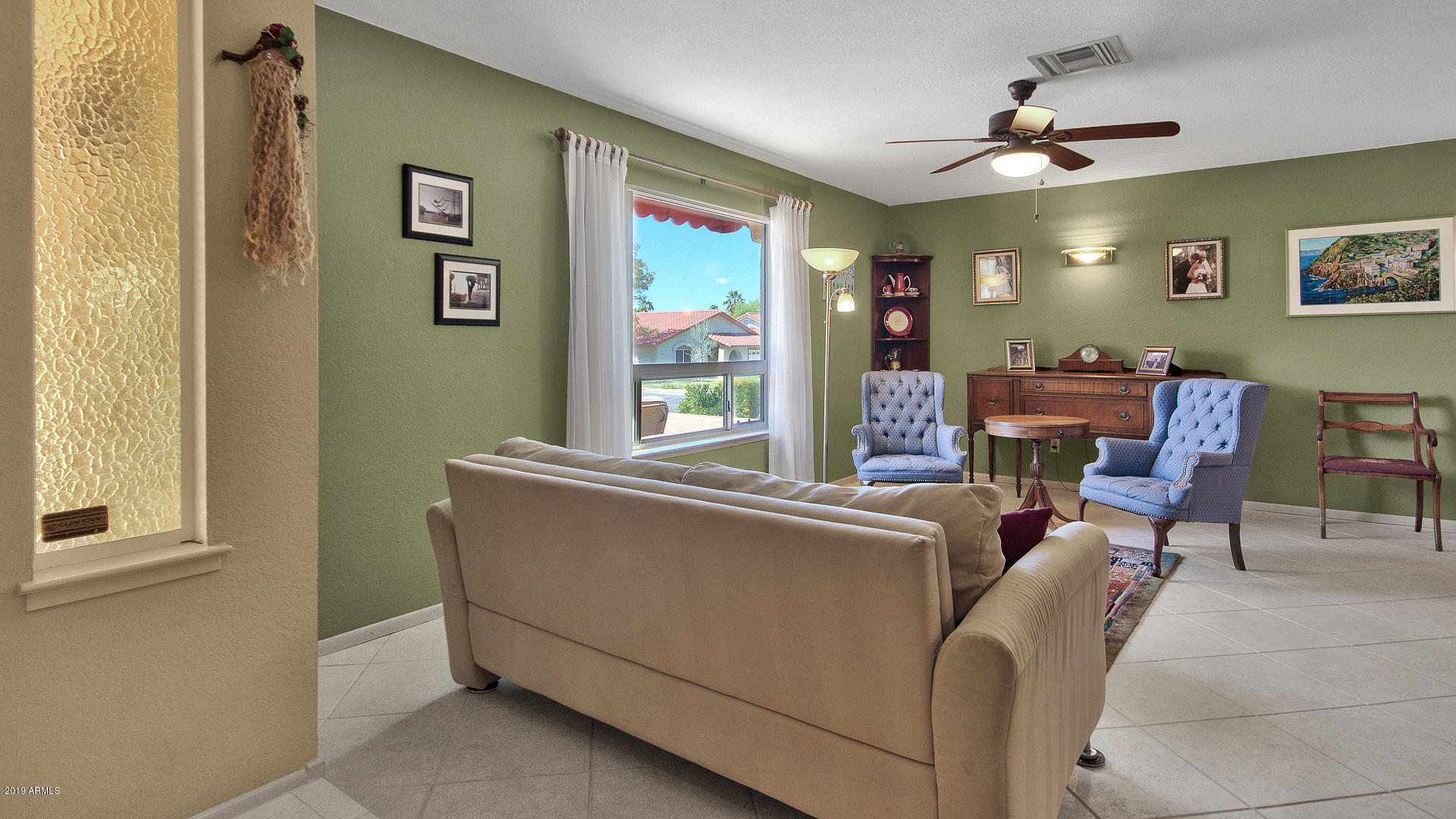 2118 East Redfield Road Phoenix, AZ 85022 - Photo 5 of 32 Living Room