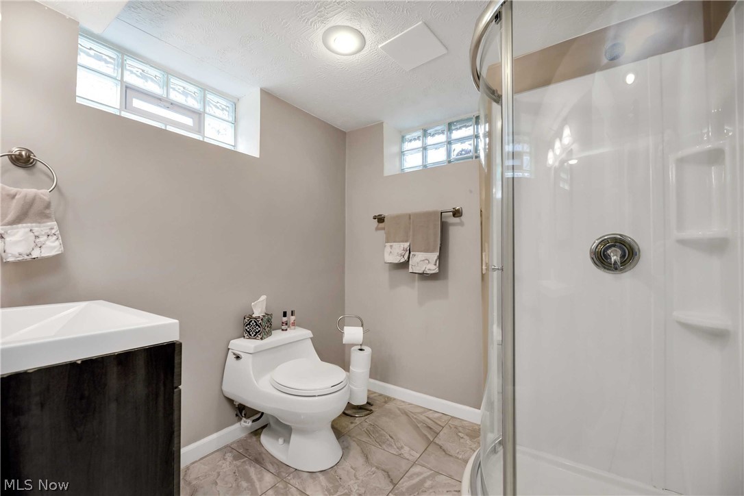 1356 Gordon Road Lyndhurst, OH 44124 - Photo 21 of 28