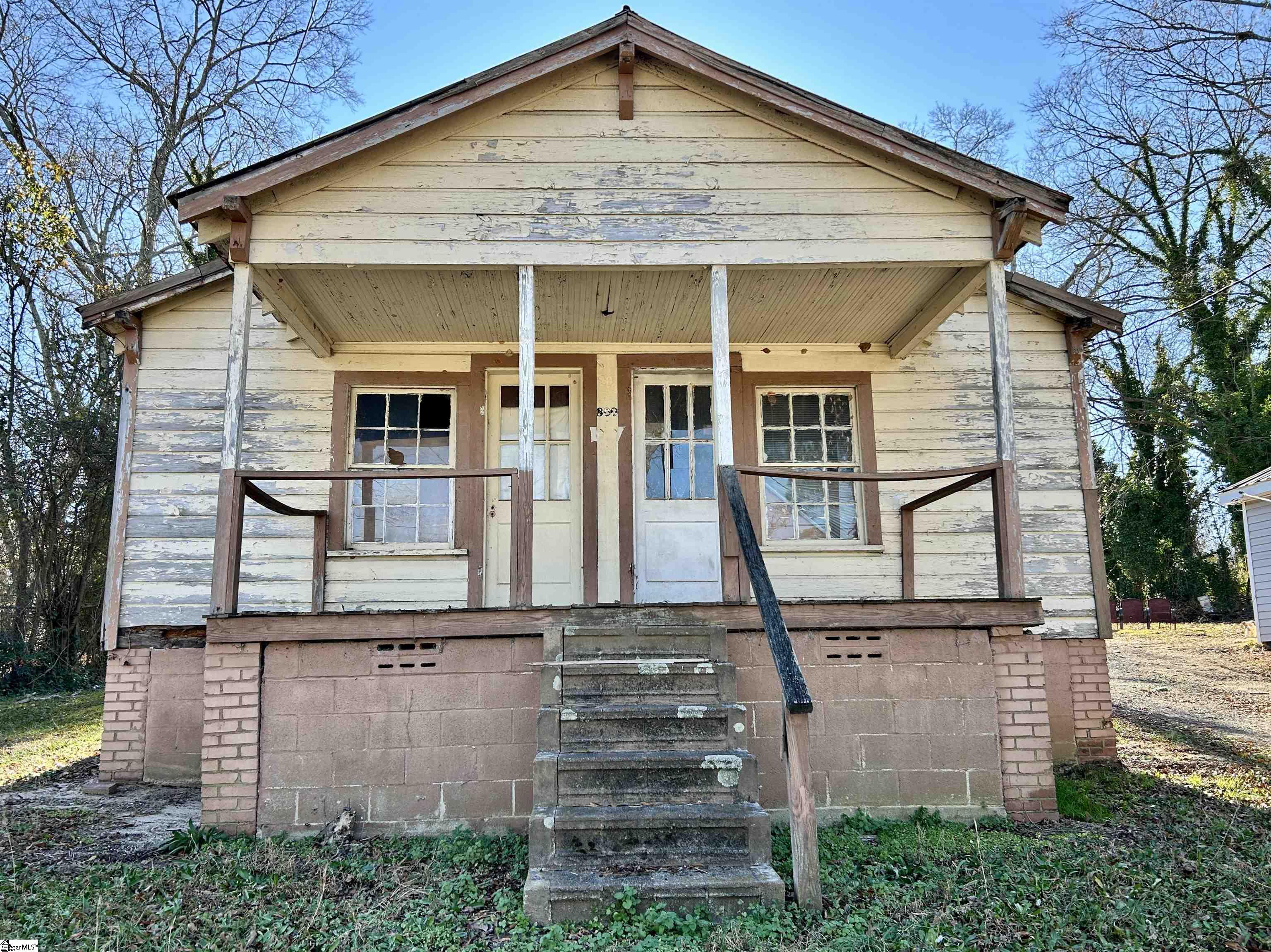 800 Beachwood Avenue Anderson, SC 29621 - Photo 1 of 5