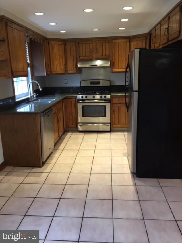 12031 Farwell Road Philadelphia, PA 19154 - Photo 3 of 10 Gallery Image 3