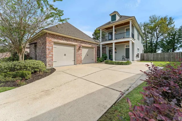 $445,000 | 7088 Rue Lierre Street, Zachary, LA 70791