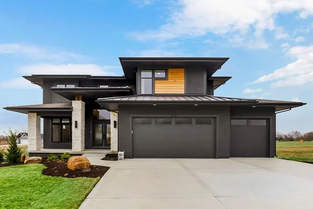 $915,570 | 16767 South Fellows Street, Greenwood, MO 64034