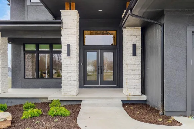 $915,570 | 16767 South Fellows Street, Greenwood, MO 64034