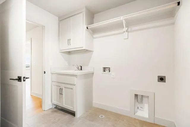 $915,570 | 16767 South Fellows Street, Greenwood, MO 64034