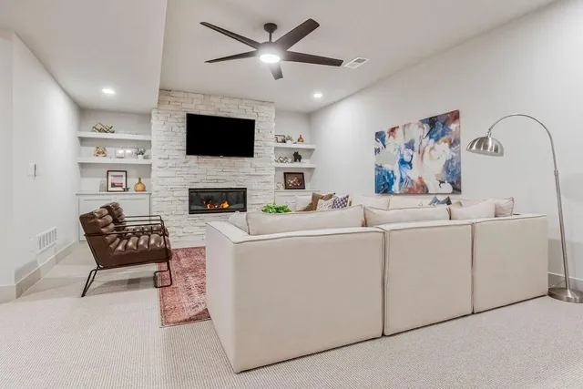 $915,570 | 16767 South Fellows Street, Greenwood, MO 64034