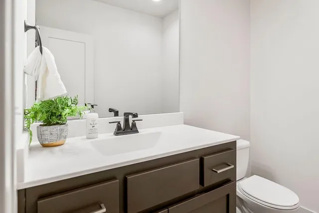 $915,570 | 16767 South Fellows Street, Greenwood, MO 64034