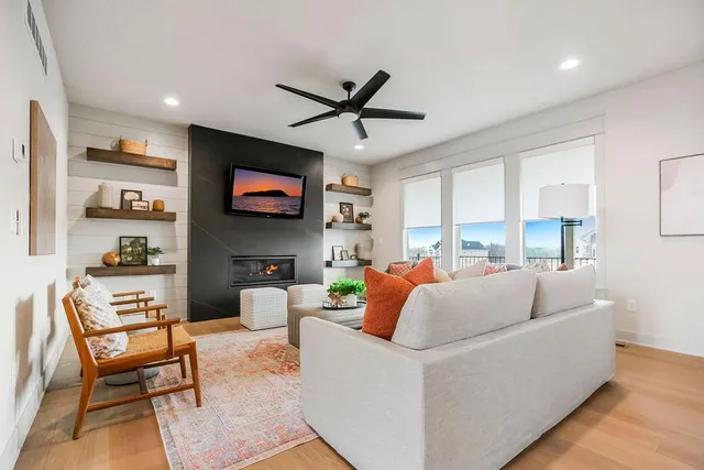 $915,570 | 16767 South Fellows Street, Greenwood, MO 64034