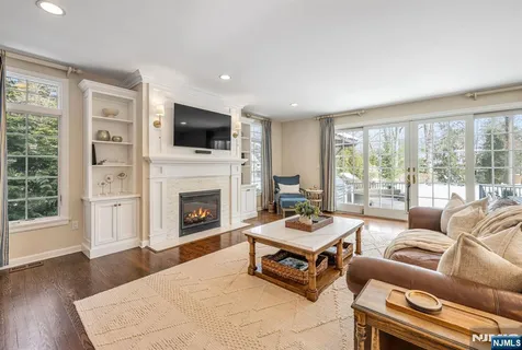 $1,850,000 | 86 Carlton Avenue, Ho-Ho-Kus, NJ 07423