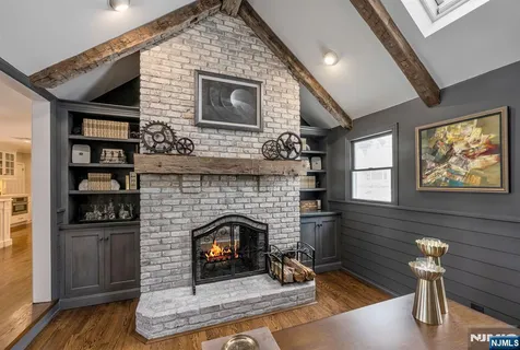 $1,850,000 | 86 Carlton Avenue, Ho-Ho-Kus, NJ 07423