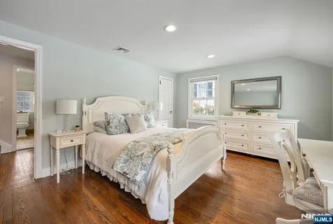 $1,850,000 | 86 Carlton Avenue, Ho-Ho-Kus, NJ 07423