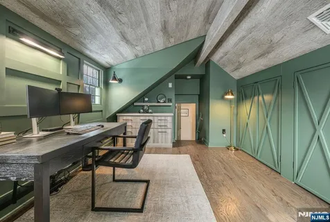 $1,850,000 | 86 Carlton Avenue, Ho-Ho-Kus, NJ 07423