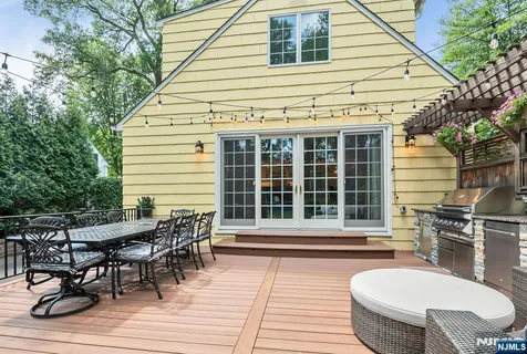 $1,850,000 | 86 Carlton Avenue, Ho-Ho-Kus, NJ 07423